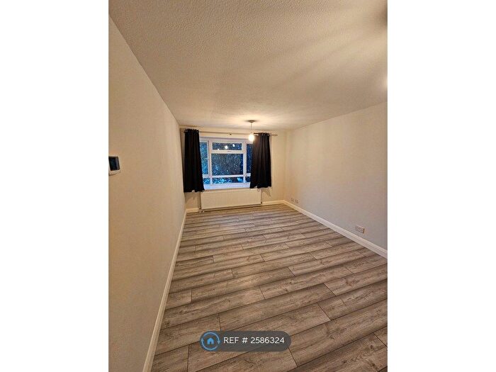1 Bedroom Flat To Rent In Whernside Close, London, SE28