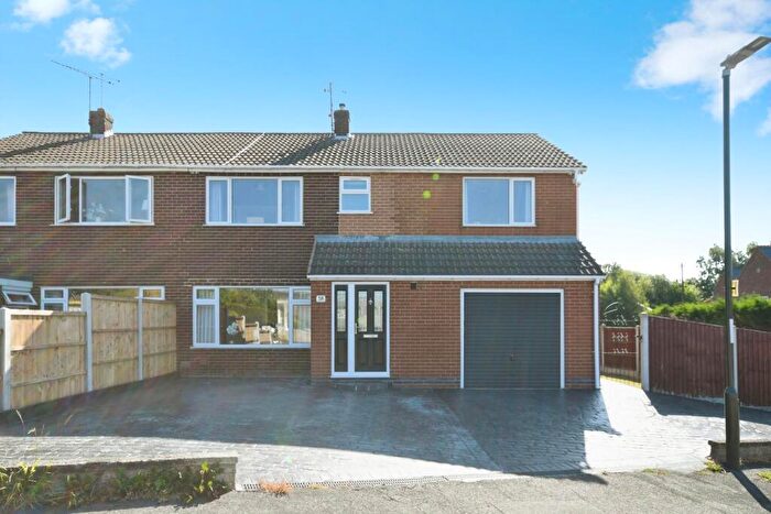 4 Bedroom Semi-Detached House For Sale In Avondale Road, Inkersall, Chesterfield, S43