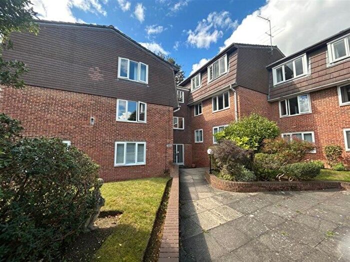 2 Bedroom Flat To Rent In Douglas Road, Harpenden, AL5