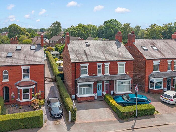 3 Bedroom Semi-Detached House For Sale In Pickmere Lane, Wincham, CW9