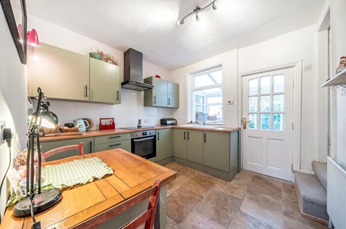 3 Bedroom End Of Terrace House For Sale In Hackthorn Road, Sheffield, South Yorkshire, S8