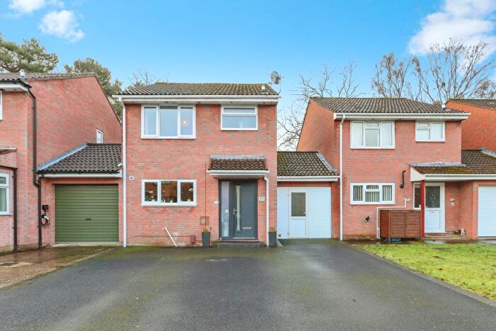 3 Bedroom Link Detached House For Sale In Hasler Road, West Canford Heath, Poole, Dorset, BH17