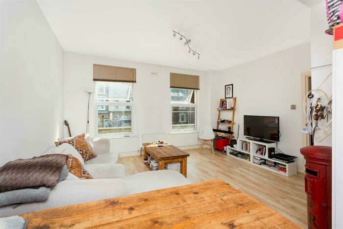 2 Bedroom Flat To Rent In Torriano Avenue, Kentish Town, NW5