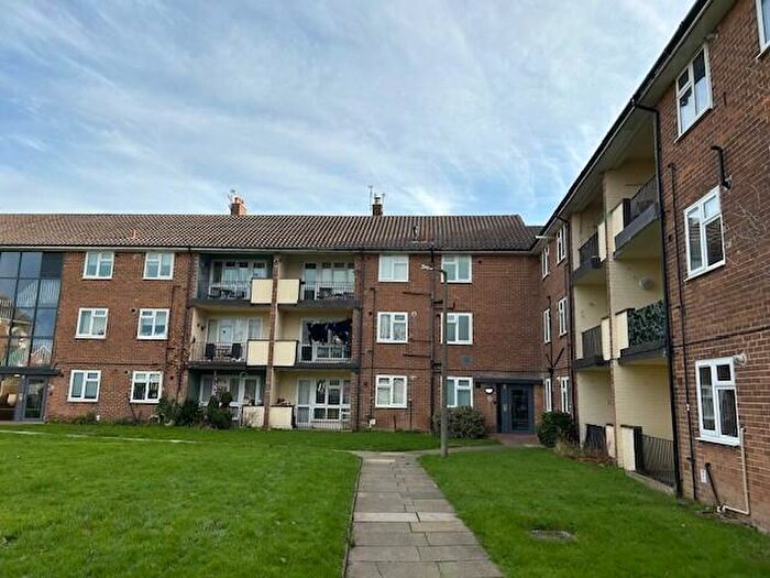 3 Bedroom Flat To Rent In Pasture Road, Moreton, CH46