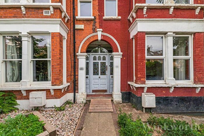 4 Bedroom End Of Terrace House To Rent In Montem Road, London, SE23