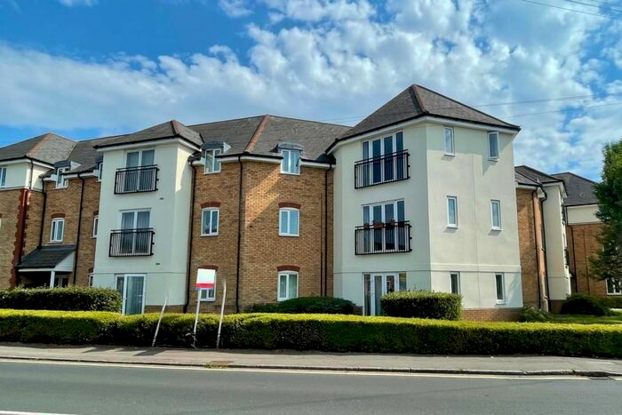 2 Bedroom Flat To Rent In Writtle Road, Chelmsford, CM1