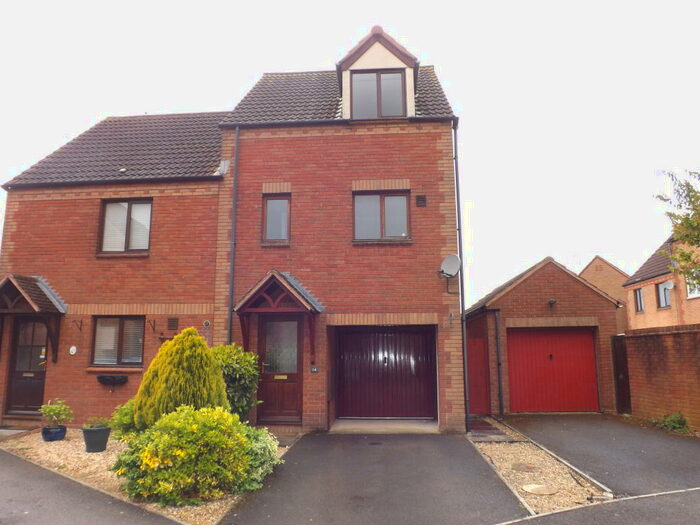 2 Bedroom House To Rent In North Swindon, SN25