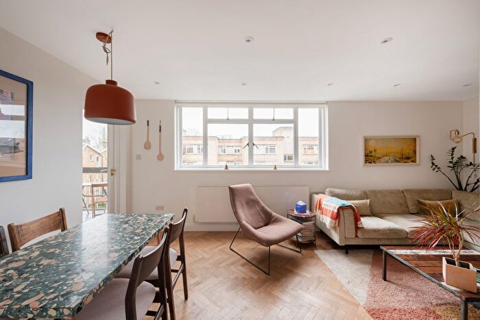 2 Bedroom Flat For Sale In Lambolle Road, Belsize Park, NW3