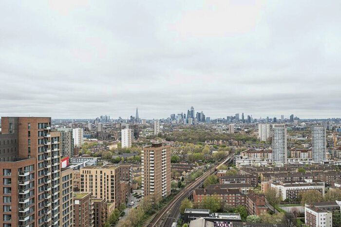 1 Bedroom Flat To Rent In Reed Avenue, Bow, London, E3