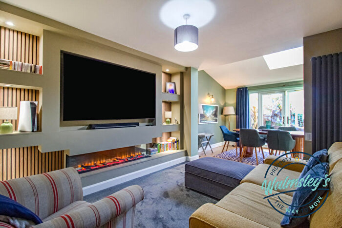 4 Bedroom Semi Detached House For Sale In Baginton Road, Styvechale, Coventry, CV3