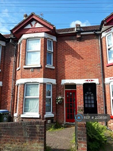 3 Bedroom Terraced House To Rent In Charlton Road, Southampton, SO15