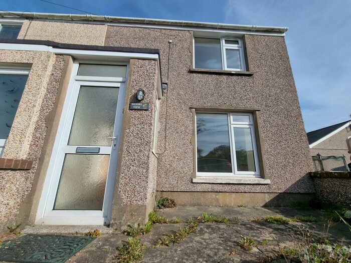 3 Bedroom End Of Terrace House To Rent In Hendre View, Tyn Lon, LL65