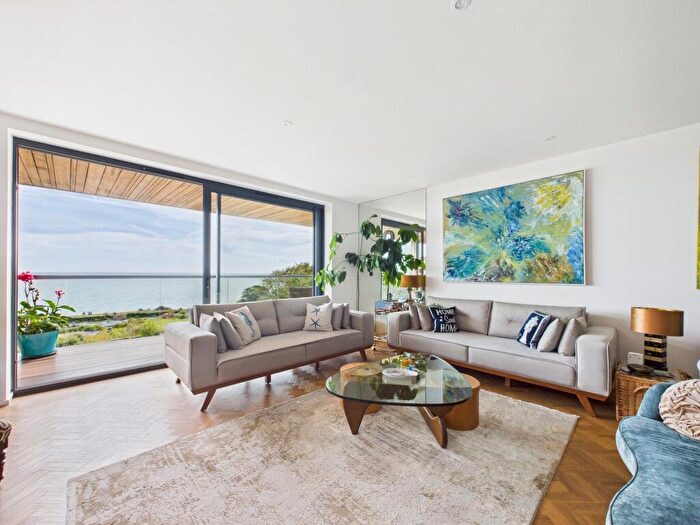 2 Bedroom Flat For Sale In North Foreland Avenue, Broadstairs, CT10