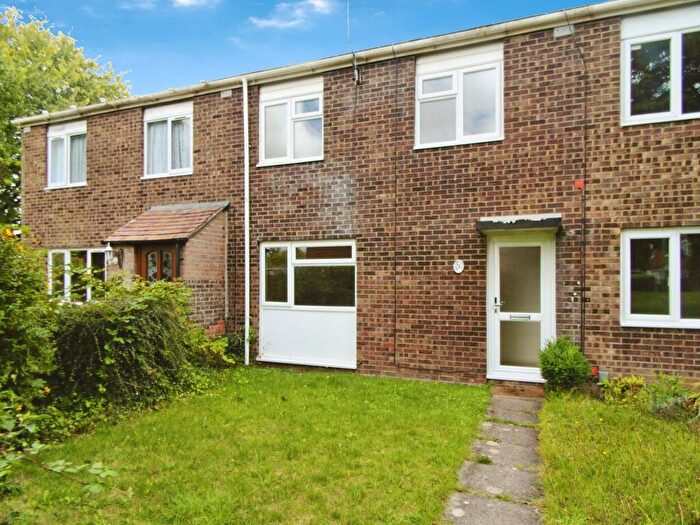 3 Bedroom Terraced House For Sale In Quilter Road, Brighton Hill, Basingstoke, RG22