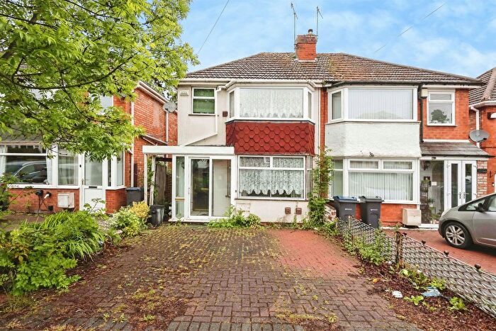 3 Bedroom Semi-Detached House For Sale In Parkdale Road, Birmingham, B26