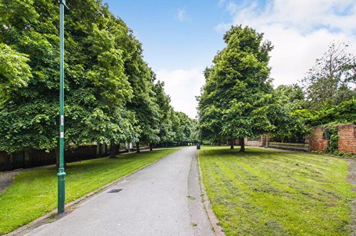 2 Bedroom Apartment To Rent In Elm Avenue, Mapperley Park, Nottingham, NG3