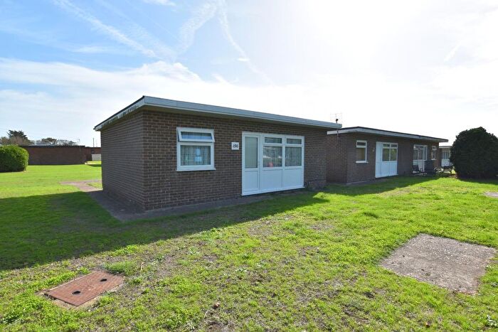 2 Bedroom Chalet For Sale In The Parade, Greatstone, TN28