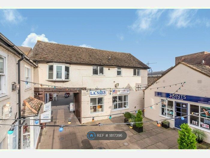 2 Bedroom Flat To Rent In Cross Keys Mews, St. Neots, PE19