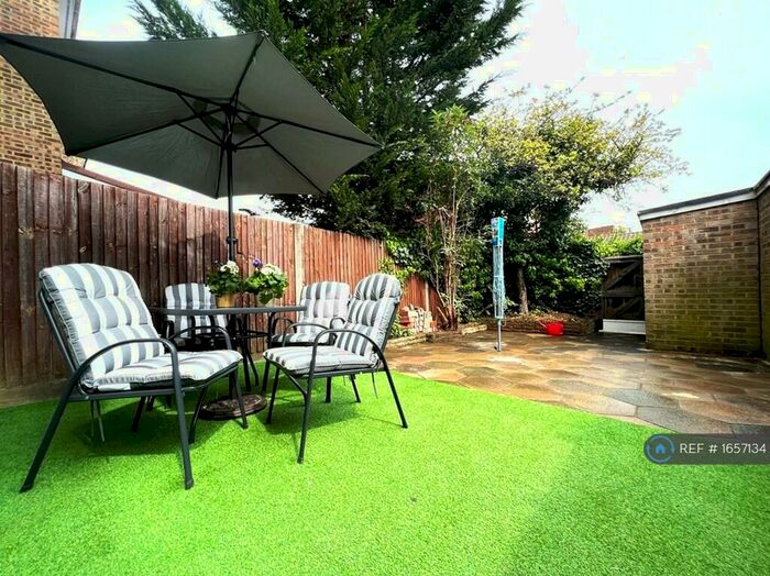 5 Bedroom Terraced House To Rent In Howard Road, Surbiton, KT5