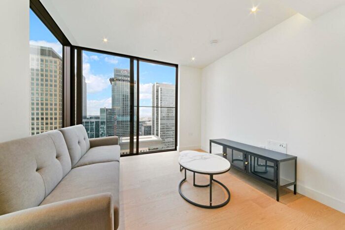 2 Bedroom Apartment To Rent In Harcourt Tower, South Quay Plaza, Canary Wharf, E14