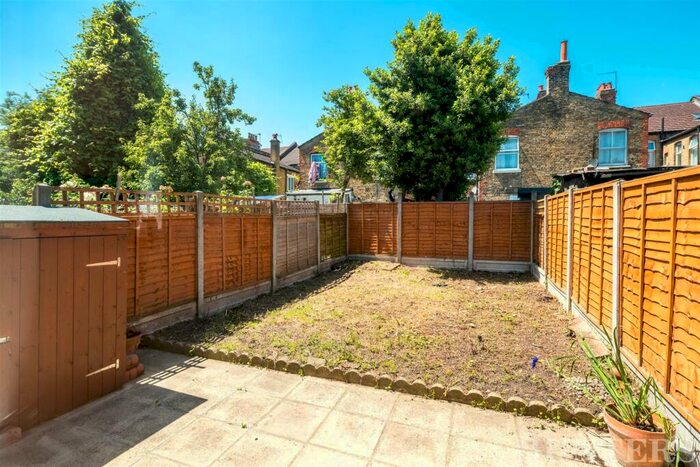 1 Bedroom Flat To Rent In Fairbourne Road, London, N17