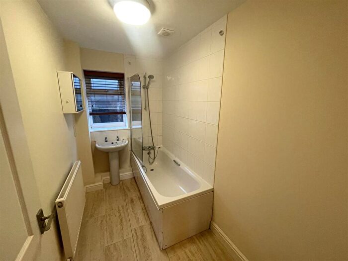 2 Bedroom Bungalow To Rent In India Avenue, Salisbury, SP2