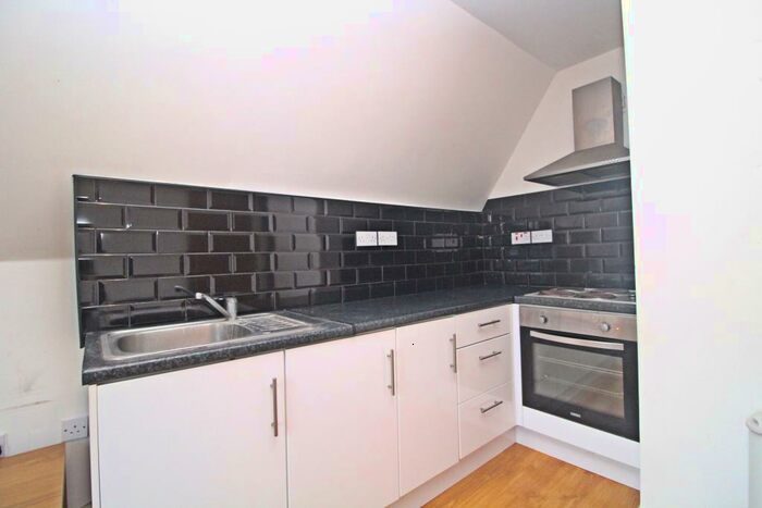 2 Bedroom Flat To Rent In Claude Road, Roath, Cardiff, CF24