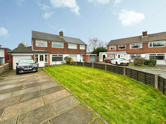 3 Bedroom House For Sale In Felton Close, Bury, BL9