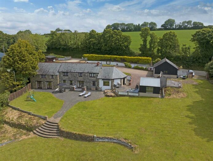 6 Bedroom Country House For Sale In Lombard, Lanteglos, Nr Fowey, PL23