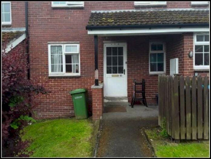2 Bedroom Flat To Rent In Danes Crest, Northallerton, North Yorkshire, DL6