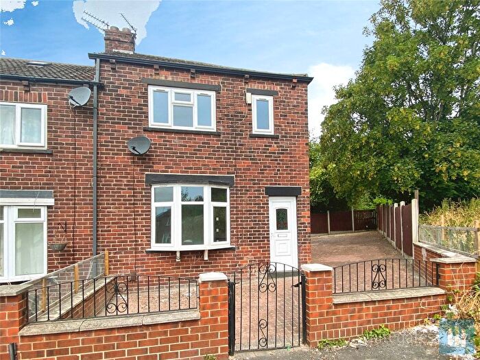 3 Bedroom End Of Terrace House For Sale In Walkley Avenue, Heckmondwike, WF16
