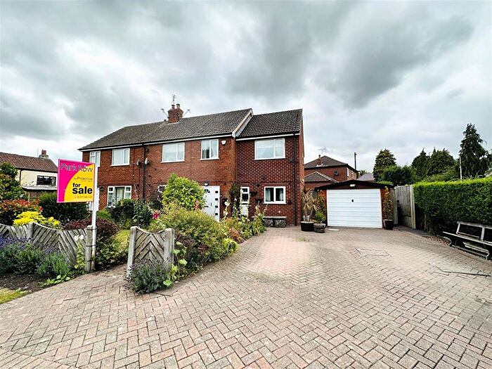 4 Bedroom Semi-Detached House For Sale In Park Lane, Burn, Selby, YO8