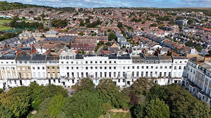 2 Bedroom Flat For Sale In Sussex Square Brighton, BN2