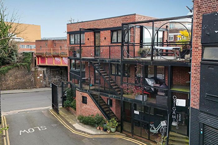 4 Bedroom Flat For Sale In Denmark Road, Camberwell, SE5