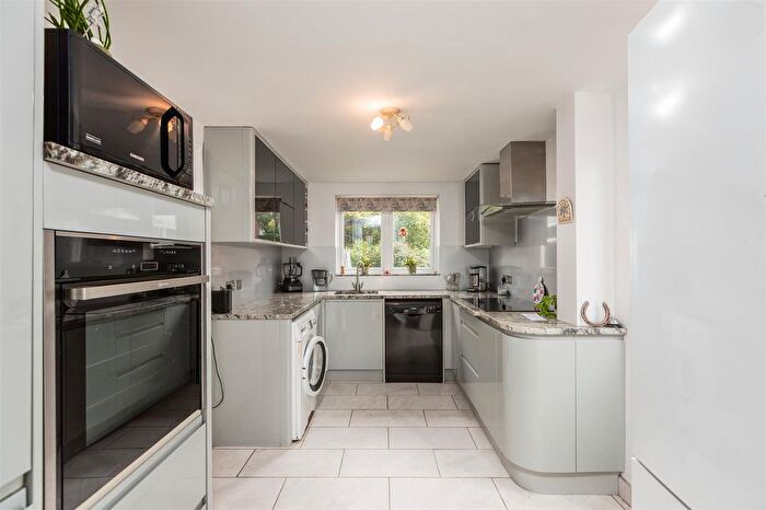 4 Bedroom Detached House For Sale In Heol Barcud, Birchgrove, Swansea, SA7
