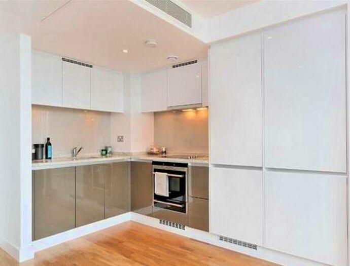 1 Bedroom Flat To Rent In Landmark East Tower, Marsh Wall, Canary Wharf, London, E14