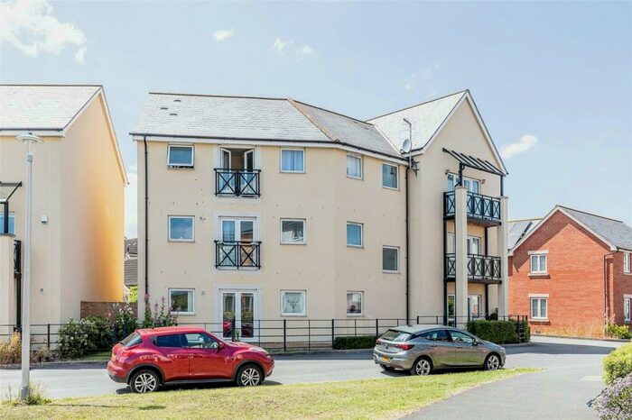 2 Bedroom Flat For Sale In Wagtail Crescent, Portishead, Bristol, BS20