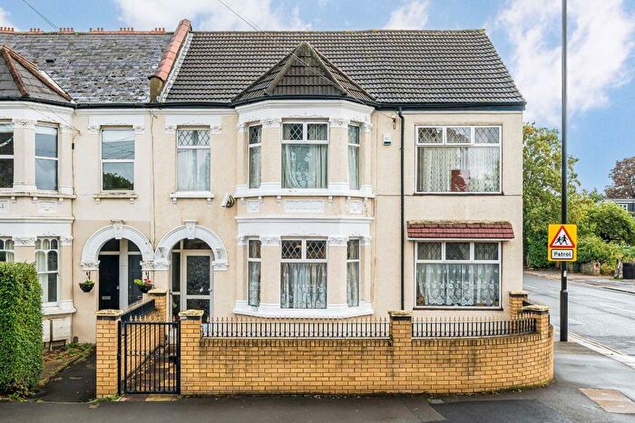 5 Bedroom Semi-detached House For Sale In Witham Road, Isleworth, TW7