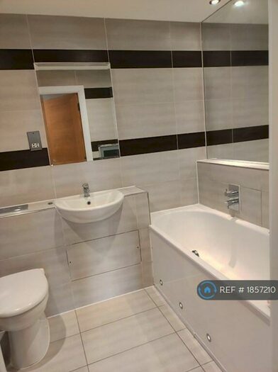 2 Bedroom Flat To Rent In Constable Mews, Bromley, BR1