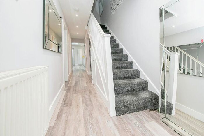 3 Bedroom End Of Terrace House For Sale In Magnolia Drive, Colchester, CO4