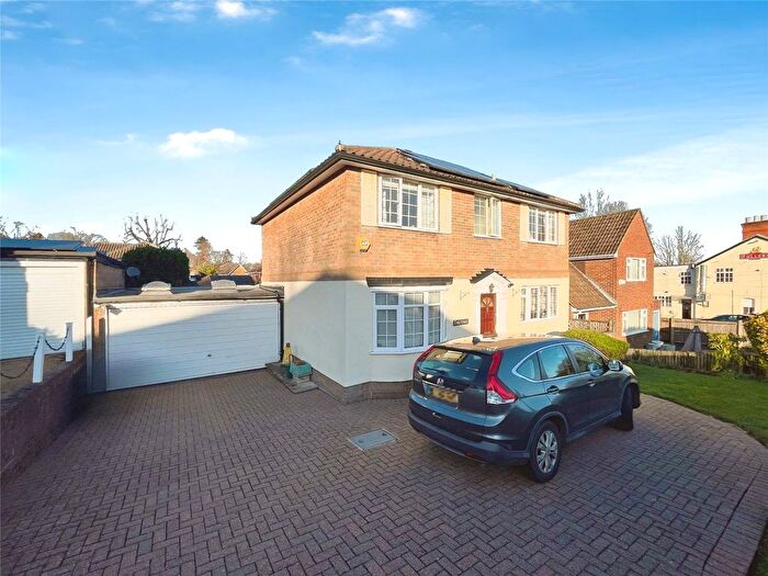 1 Bedroom Maisonette To Rent In Middle Hill, Egham, Surrey, TW20