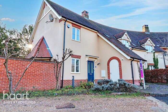 3 Bedroom End Of Terrace House For Sale In Cherry Tree Close, Bury St Edmunds, IP33