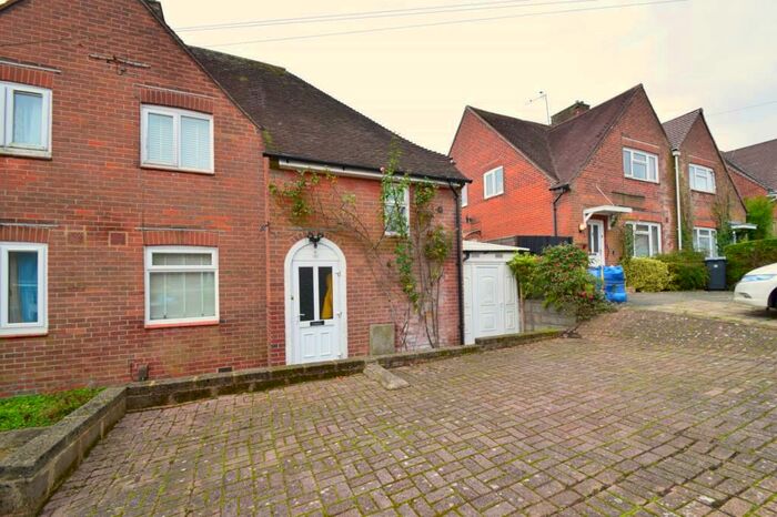 4 Bedroom Semi-Detached House To Rent In Stanmore, SO22