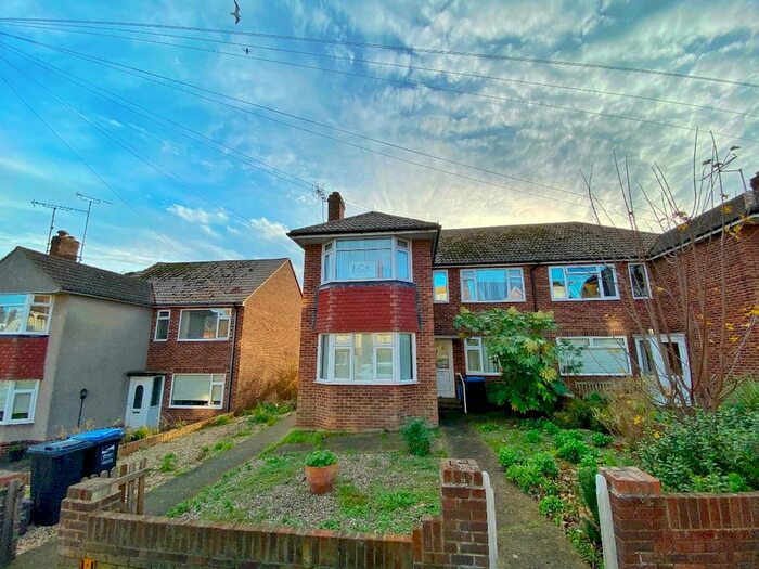 2 Bedroom Maisonette To Rent In West Cliff Road, Broadstairs, CT10