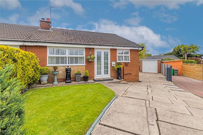 2 Bedroom Bungalow For Sale In Hinton Close, Bamford, Rochdale, OL11