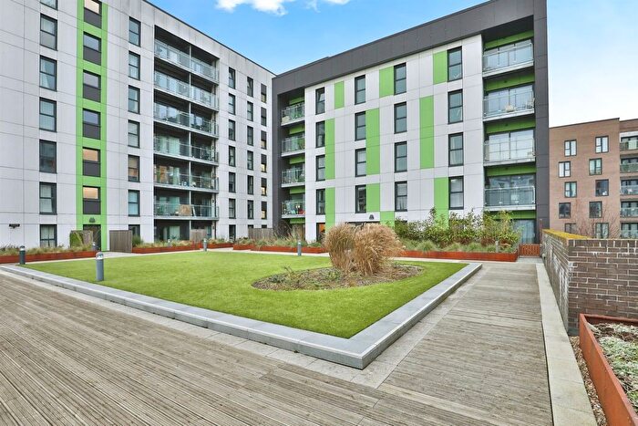 2 Bedroom Flat For Sale In Geoffrey Watling Way, Norwich, NR1
