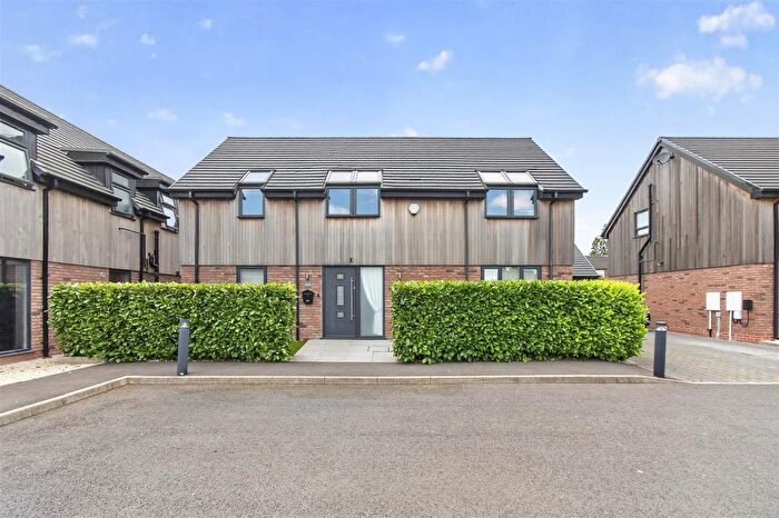 4 Bedroom Detached House For Sale In Aldridge Road, Walsall, WS4
