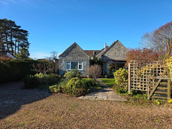 2 Bedroom Detached Bungalow For Sale In Kirkham Street, Somerton, TA11