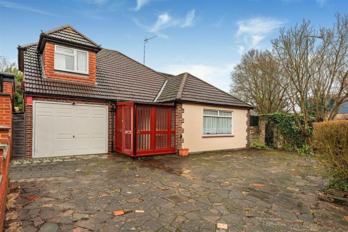 3 Bedroom Detached Bungalow For Sale In Kimberley Road, North Chingford, E4