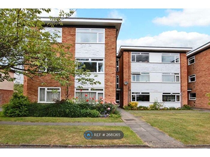 2 Bedroom Flat To Rent In Sycamore Grove, New Malden, KT3